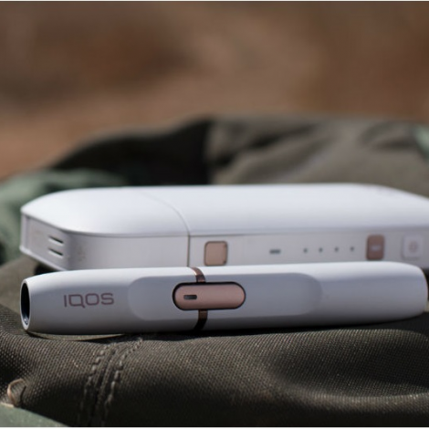 Đựng IQOS trong túi xách khi ra nước ngoài